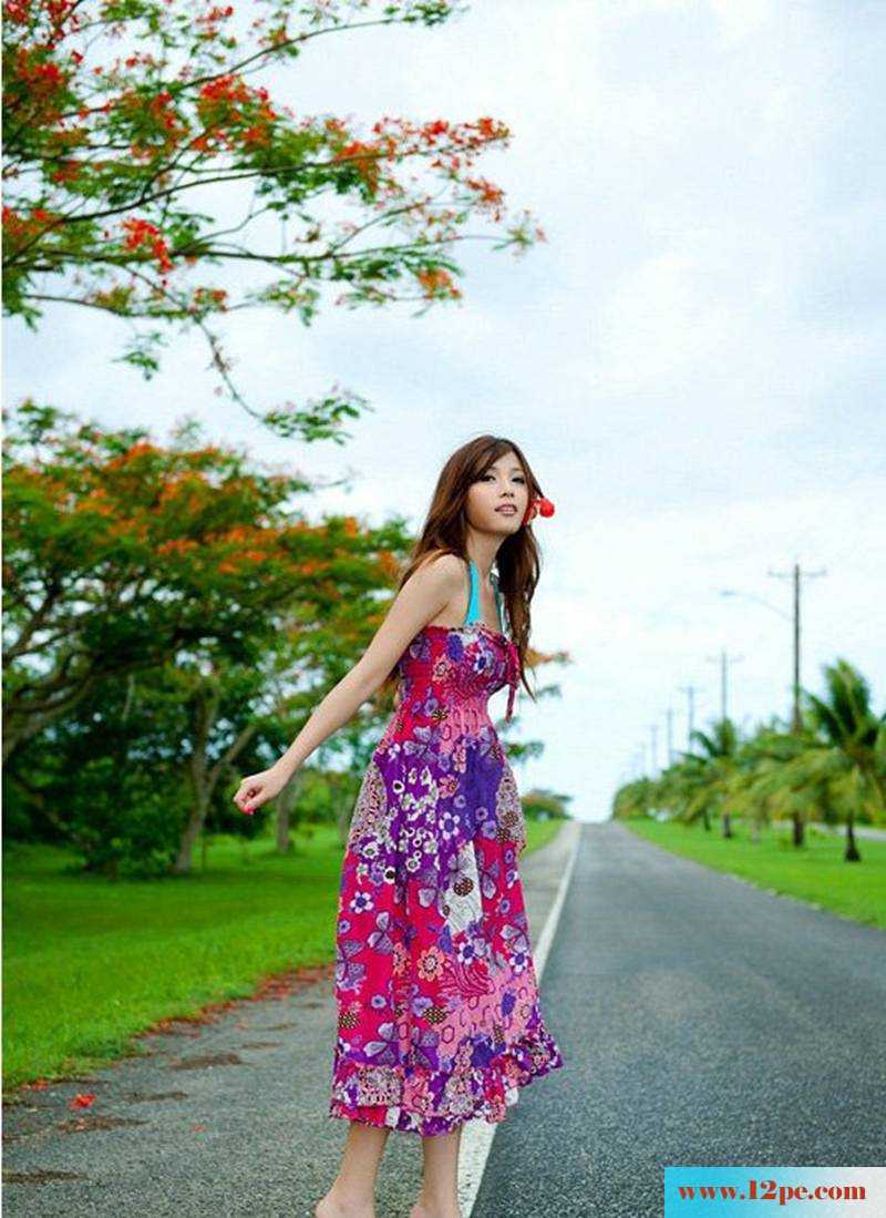 公路小美女户外写真美腿无敌(15P)