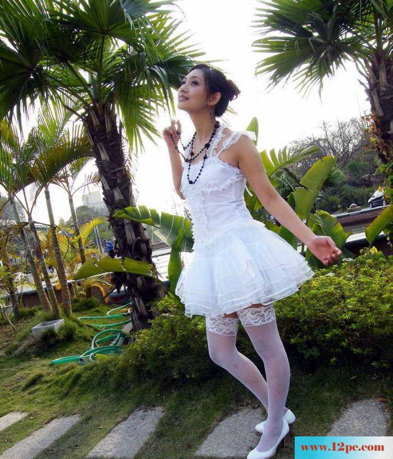 好靓丽的长腿MM效外游玩照(10P)