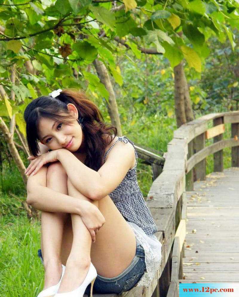 好靓丽的长腿MM效外游玩照(10P)