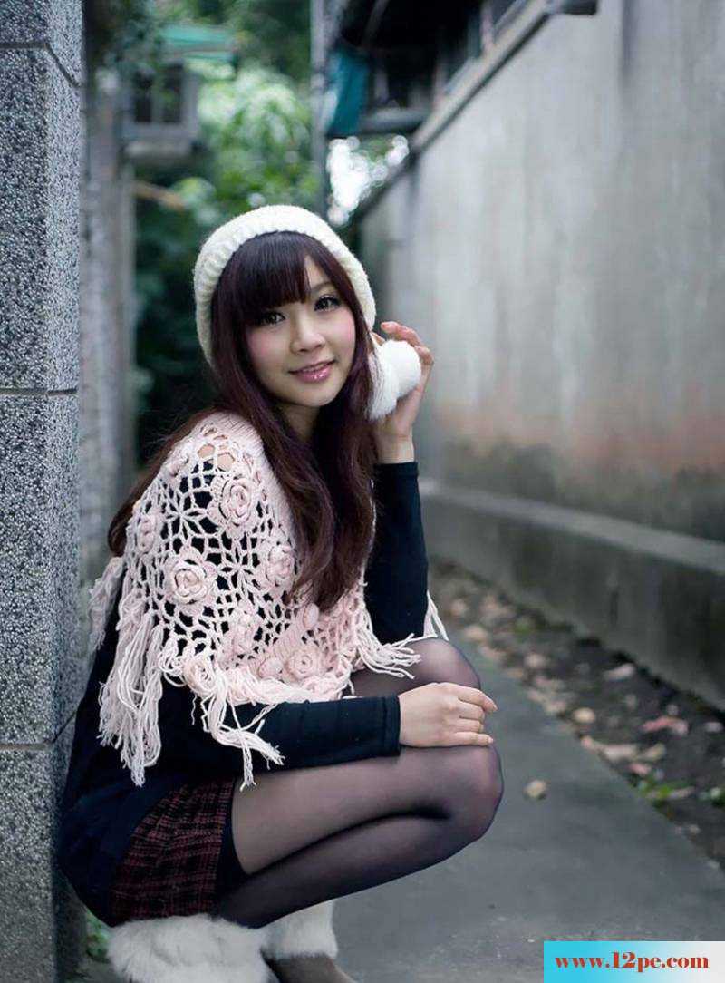 黑色丝袜小妹美腿写真俏皮可爱(12P)