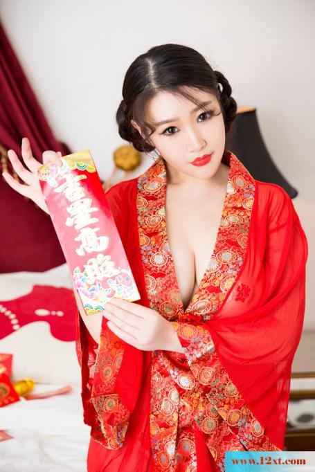 大肚兜女神红衫酥胸翘臀极致诱惑【50P】