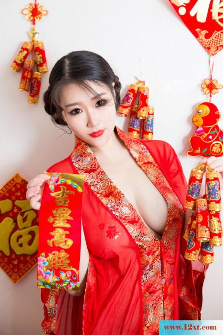 大肚兜女神红衫酥胸翘臀极致诱惑【50P】