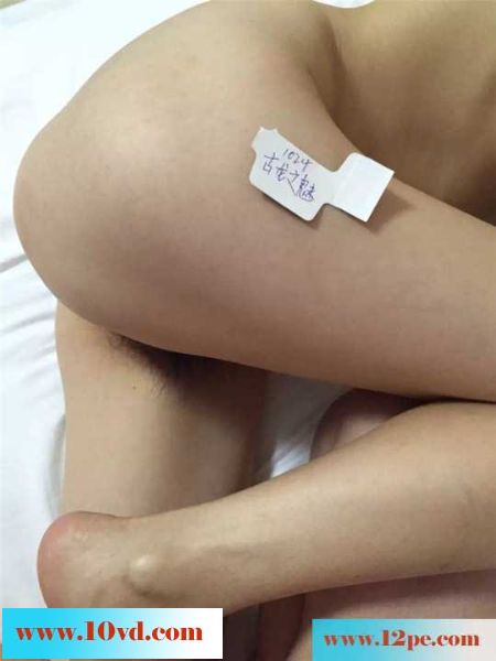 输钱又输人的麻友被我顺利推倒(11P)