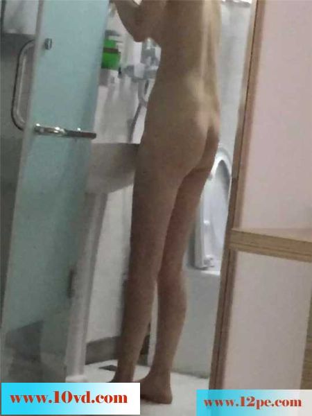 输钱又输人的麻友被我顺利推倒(11P)