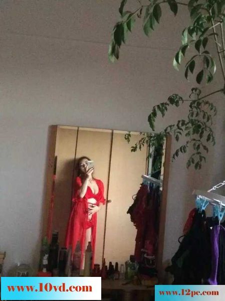 熟女姐姐总喜欢来勾引我又是丝袜又是高跟(15p