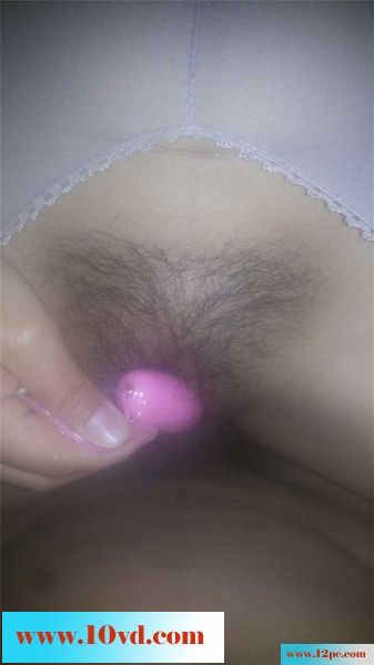 贤淑的老婆与我在家过周末，感情升温还省钱(