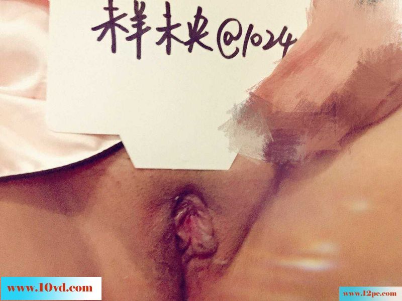 小骚货首发，搔首弄姿等人淫（第一期）(11P)