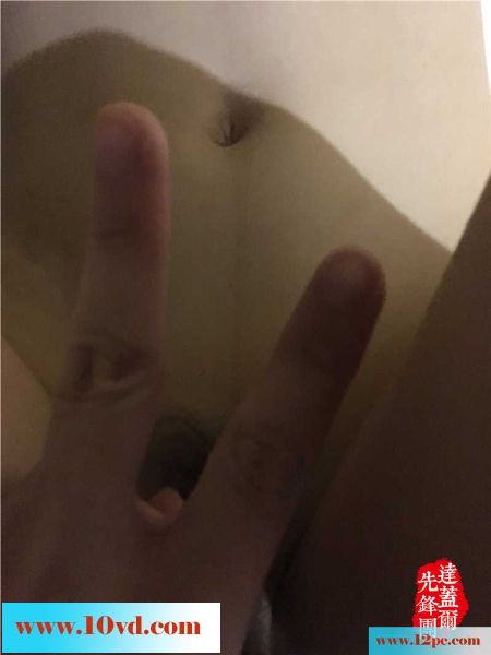 小学妹趁午休和我开房激战，匆忙一战后着急去