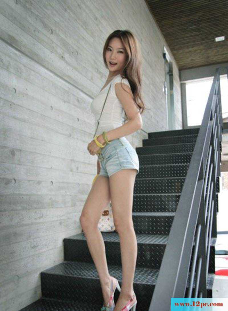 美到爆的气质美女玉腿(13P)