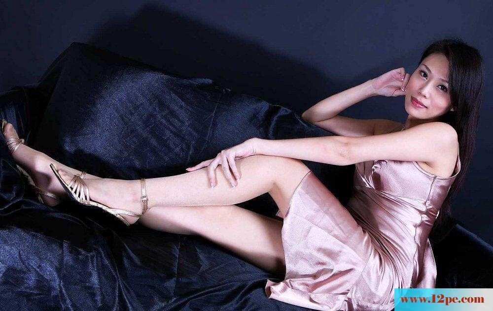 美貌高挑身材气质逼人细长裸腿(14P)