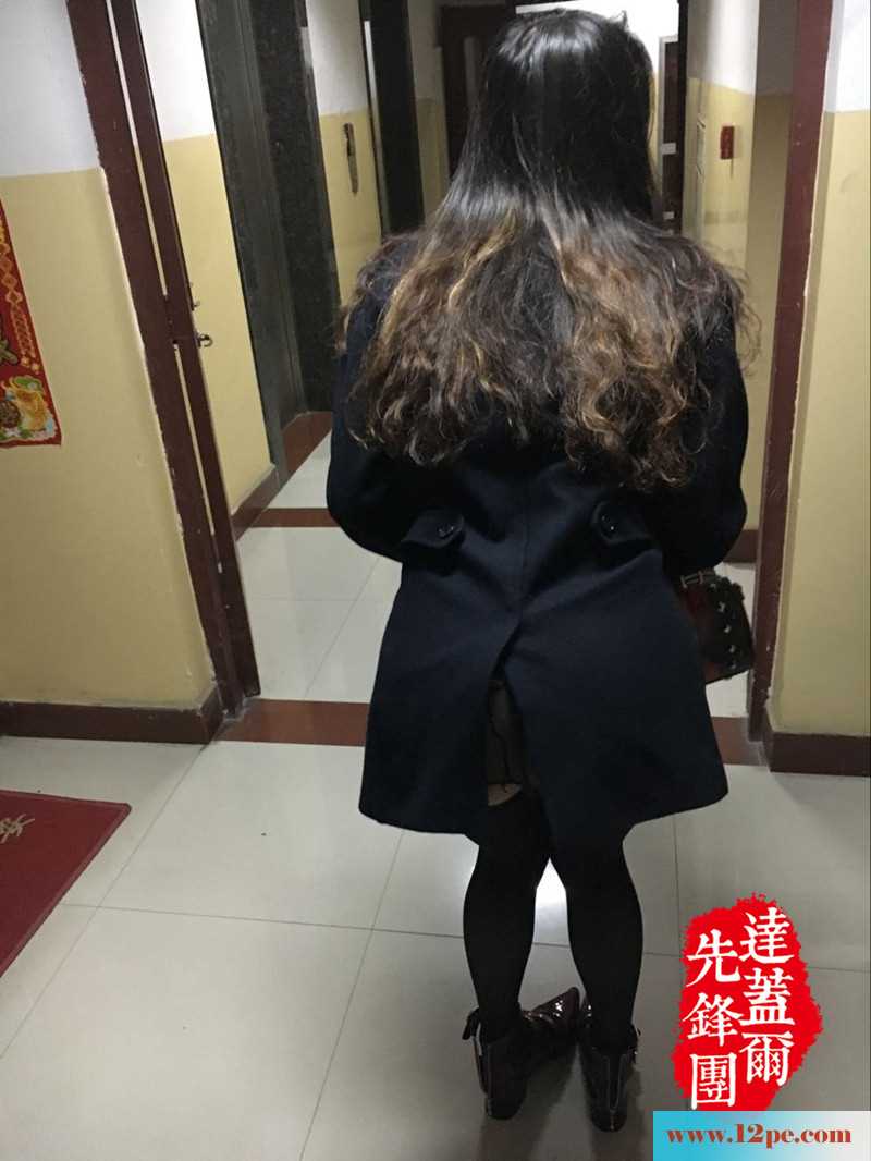 车震、室外漏出、黑丝、内射。有个听话的女友