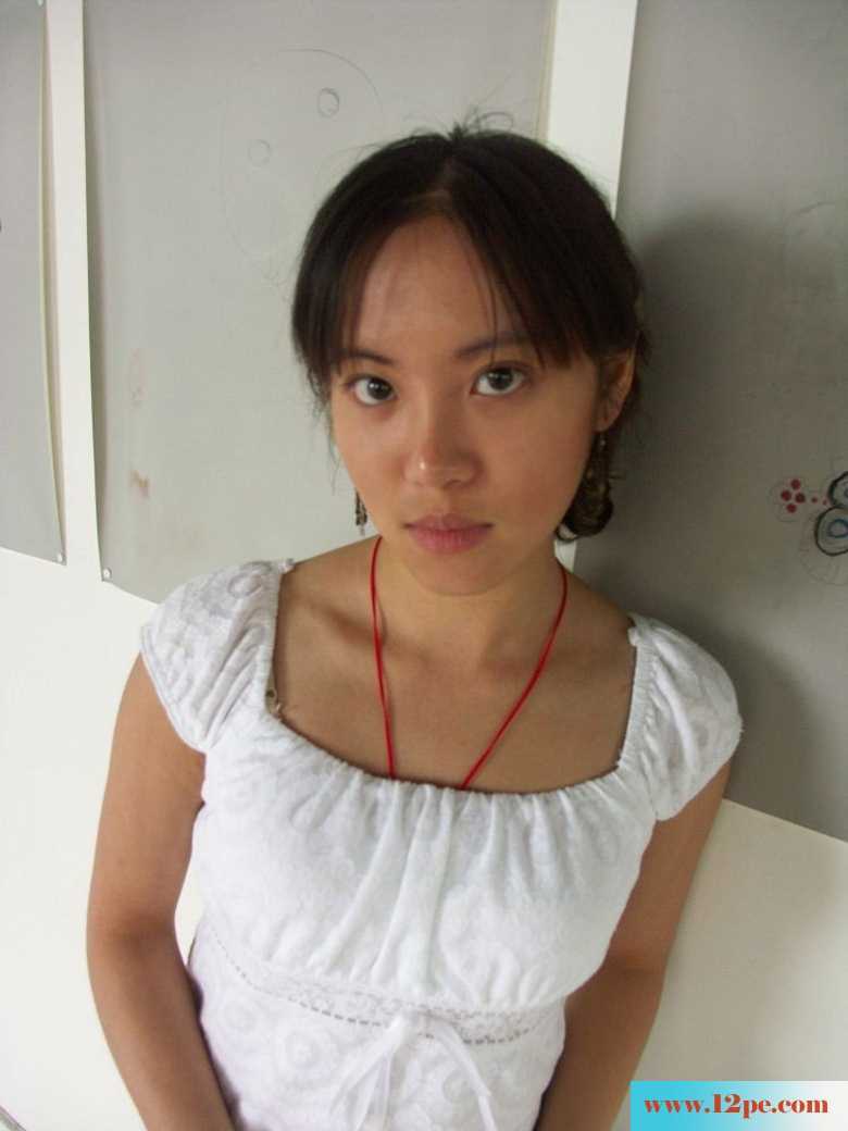 刚毕业的学生妹应征模特试镜流出，一脸清纯(