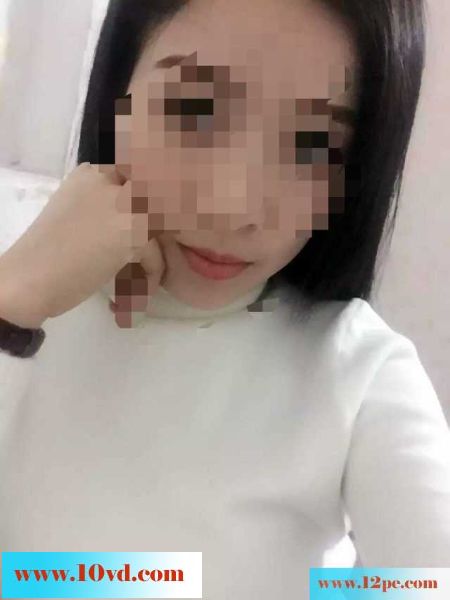 与黑丝媳妇啪啪啪，穿衣服是她日常的自拍(14P