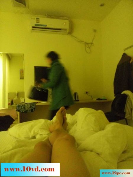 这个妹纸好喜欢上女上位的，舒服(30P)