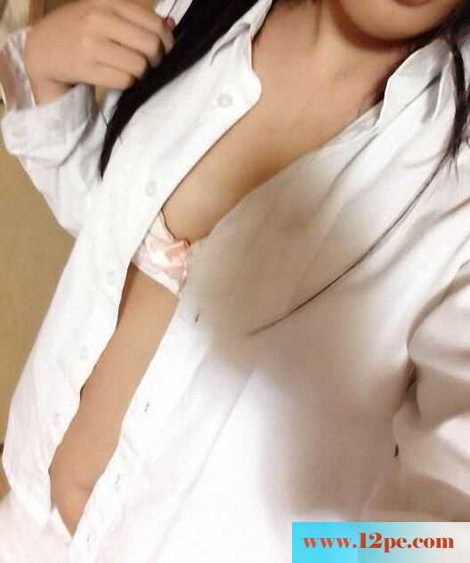 94年女友暴自己的小酥胸(10P)