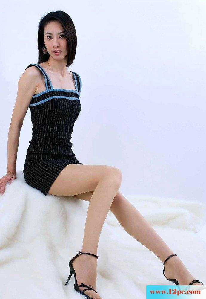 气质美女短裙包臀，性感修长美腿(12P)