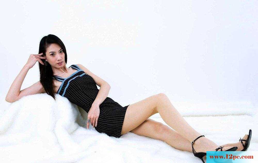 气质美女短裙包臀，性感修长美腿(12P)