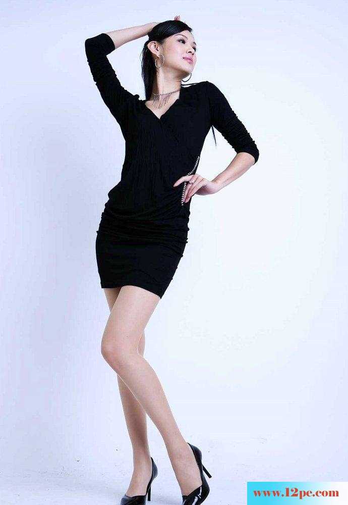 气质性感短裙包臀美女肉丝腿又白又嫩(14P)