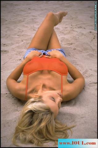 blonde-woman---Cory-Lane(15P)