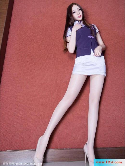 简约时尚美女肉丝美腿写真(16P)
