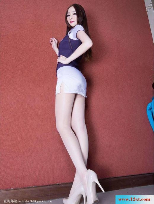 简约时尚美女肉丝美腿写真(16P)