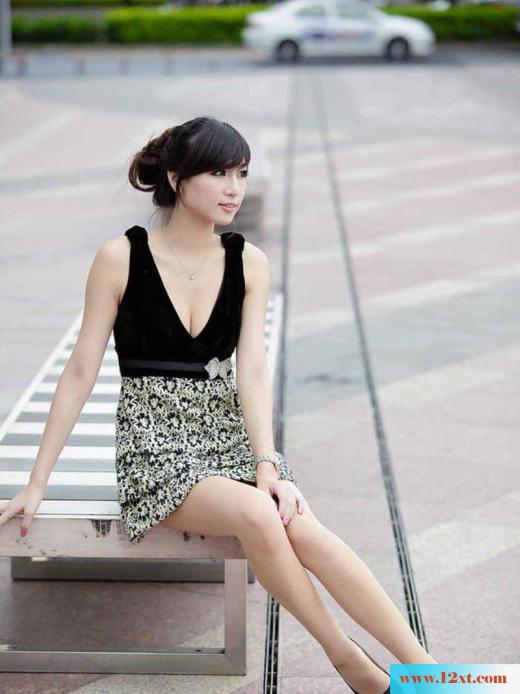 街边偶遇白领美眉美腿真的很诱惑(14P)