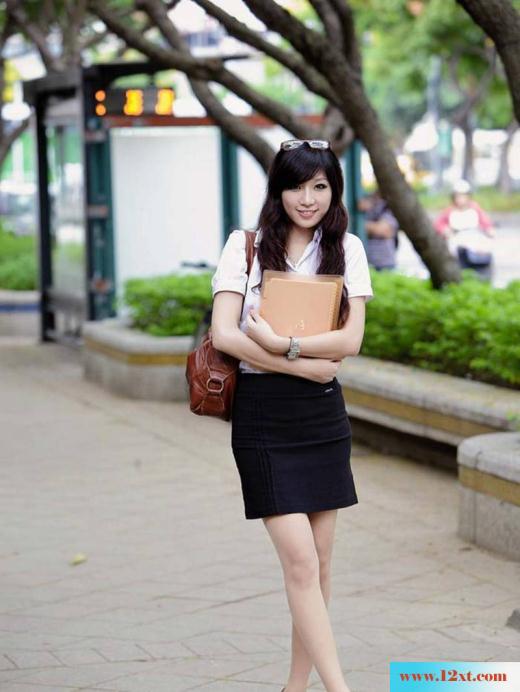街边偶遇白领美眉美腿真的很诱惑(14P)