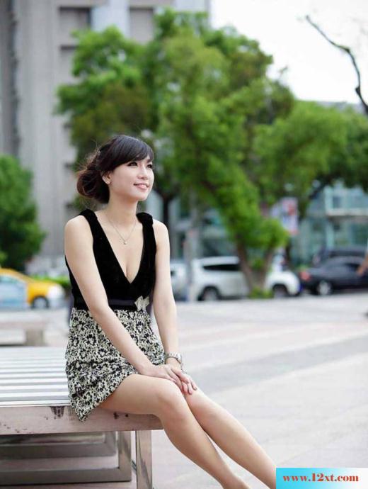 街边偶遇白领美眉美腿真的很诱惑(14P)