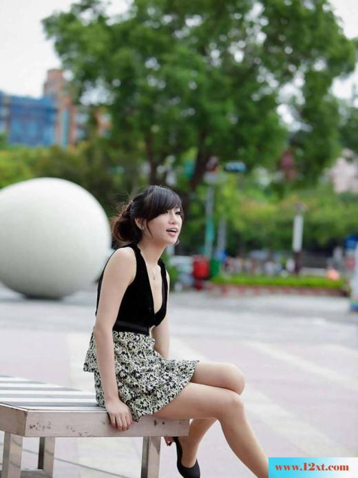 街边偶遇白领美眉美腿真的很诱惑(14P)