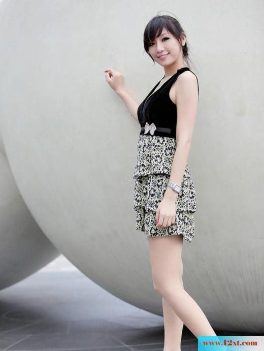 街边偶遇白领美眉美腿真的很诱惑(14P)