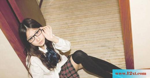 漂亮可爱的豹纹眼镜妹(16P)