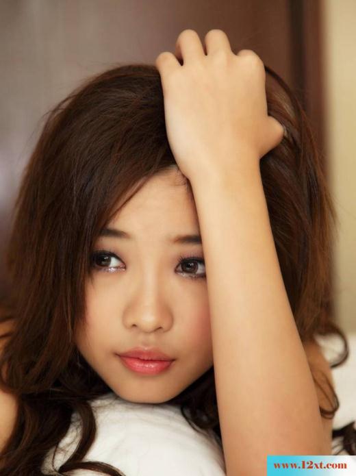 漂亮性感的美腿宝贝大眼小妹儿(11P)