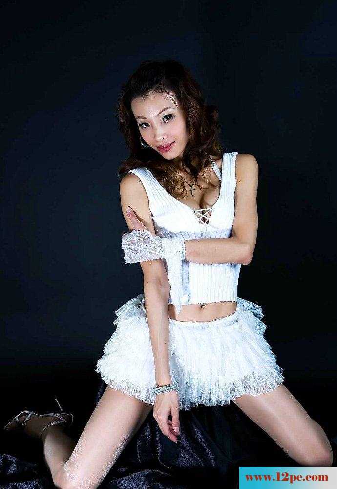 性感超薄肉丝美腿诱惑，美女真诱人(13P)