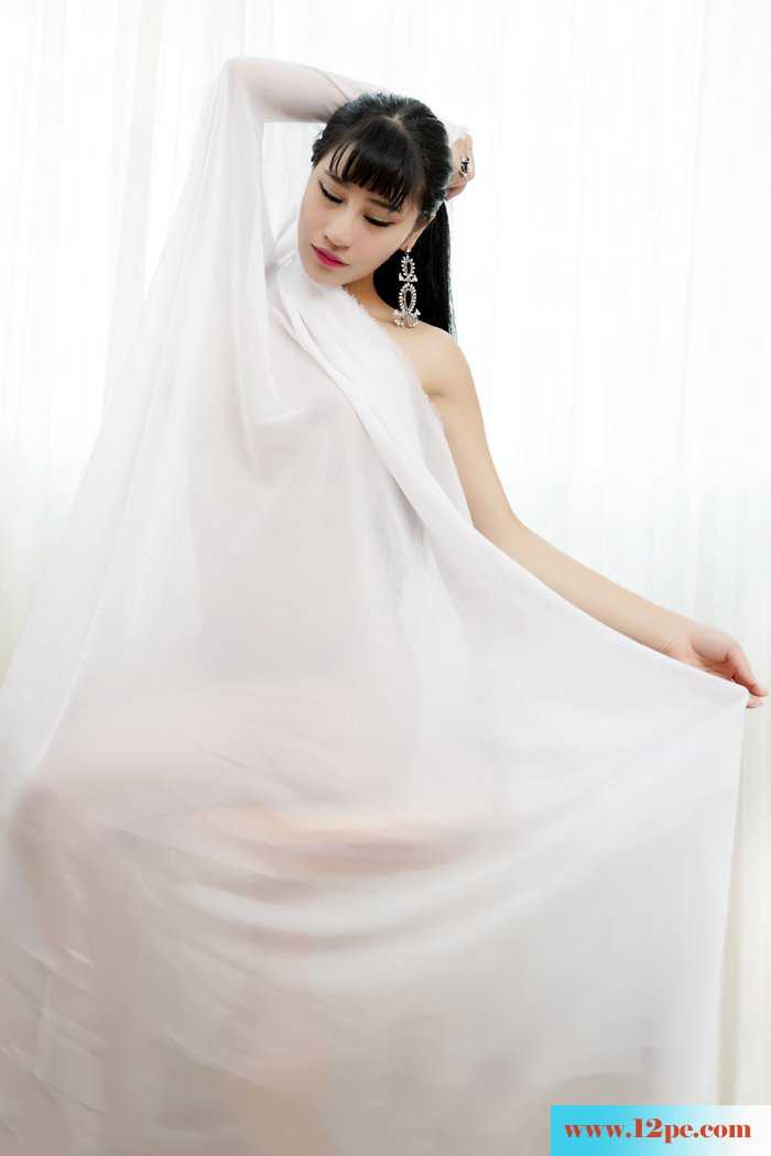 性感妹子肥臀巨乳十足女神范【45P】