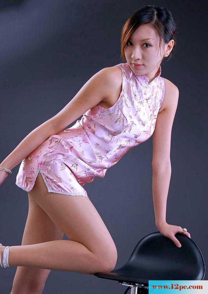 性感旗袍超短裙美女白嫩肉丝长腿(17P)