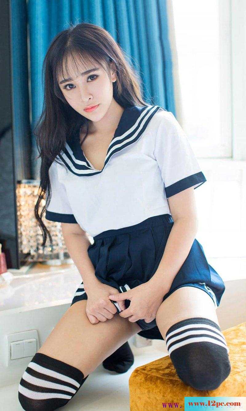 学生装美女妩媚销魂福利写真集【20P】