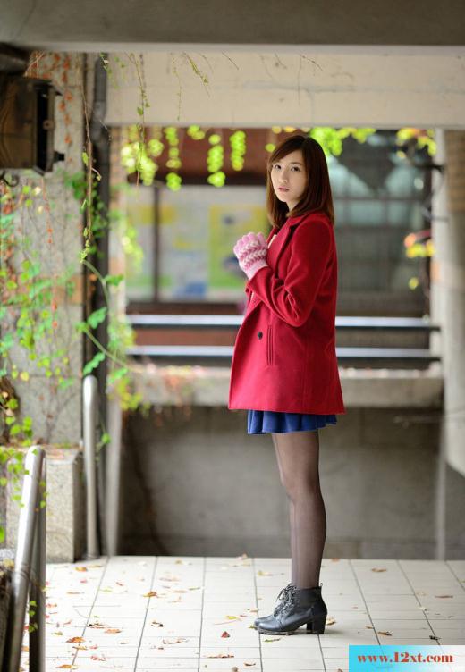 邻家美女清纯外景唯美写真(14P)