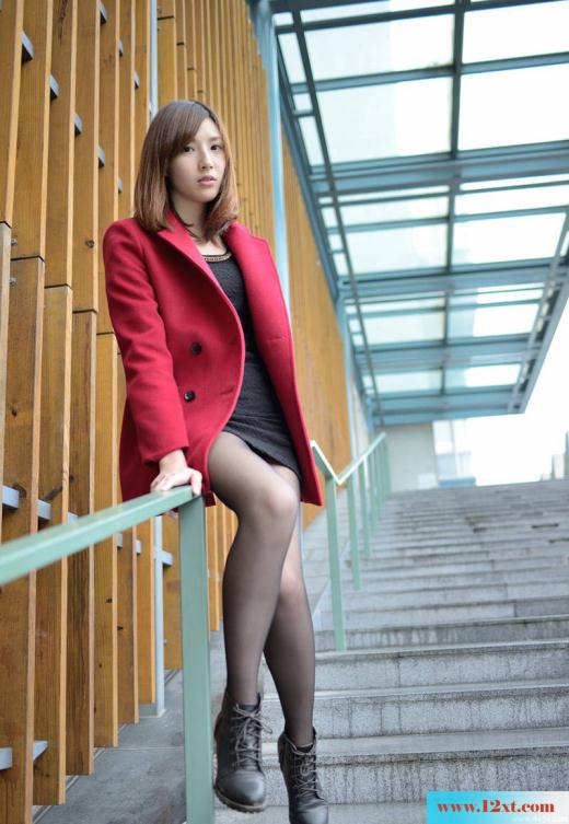 邻家美女清纯外景唯美写真(14P)