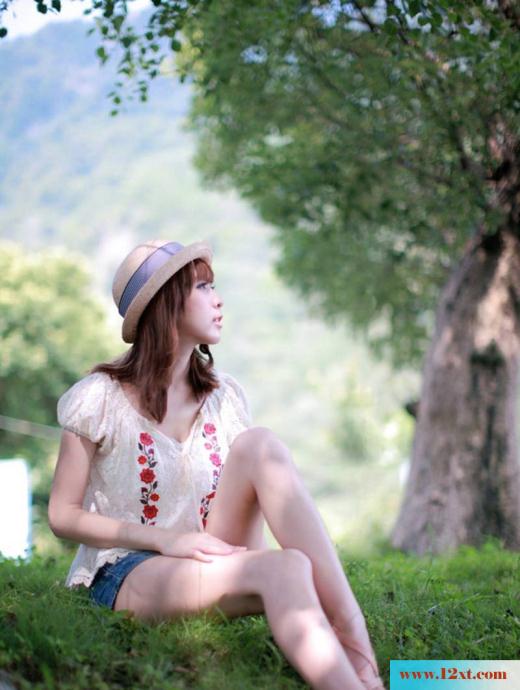 裸腿美女走拍修长美腿超引人瞩目(13P)
