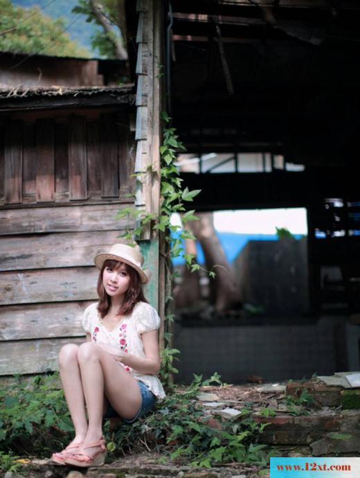 裸腿美女走拍修长美腿超引人瞩目(13P)