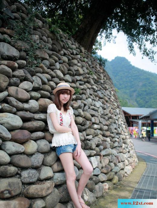 裸腿美女走拍修长美腿超引人瞩目(13P)