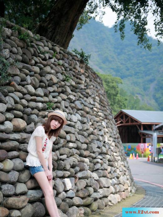 裸腿美女走拍修长美腿超引人瞩目(13P)