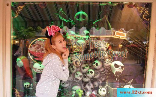 清纯的靓妹户外自拍黑丝袜写真(11P)