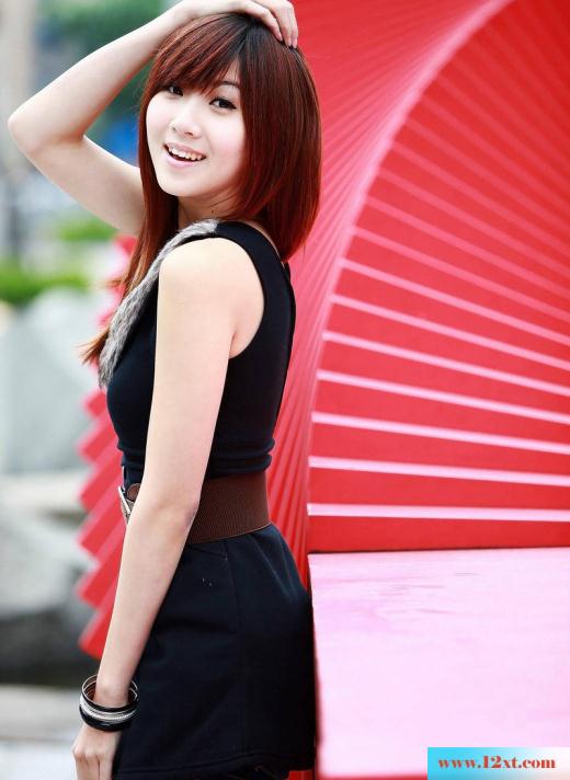 清纯美丽黑丝袜MM迷人写真(12P)