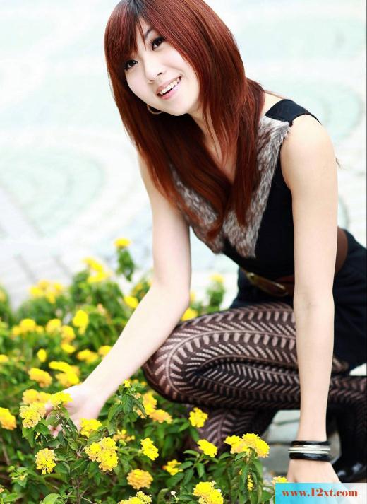 清纯美丽黑丝袜MM迷人写真(12P)