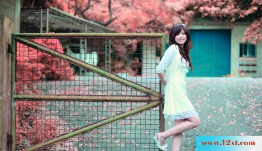 清纯美女小露玉腿有点小性感(10P)