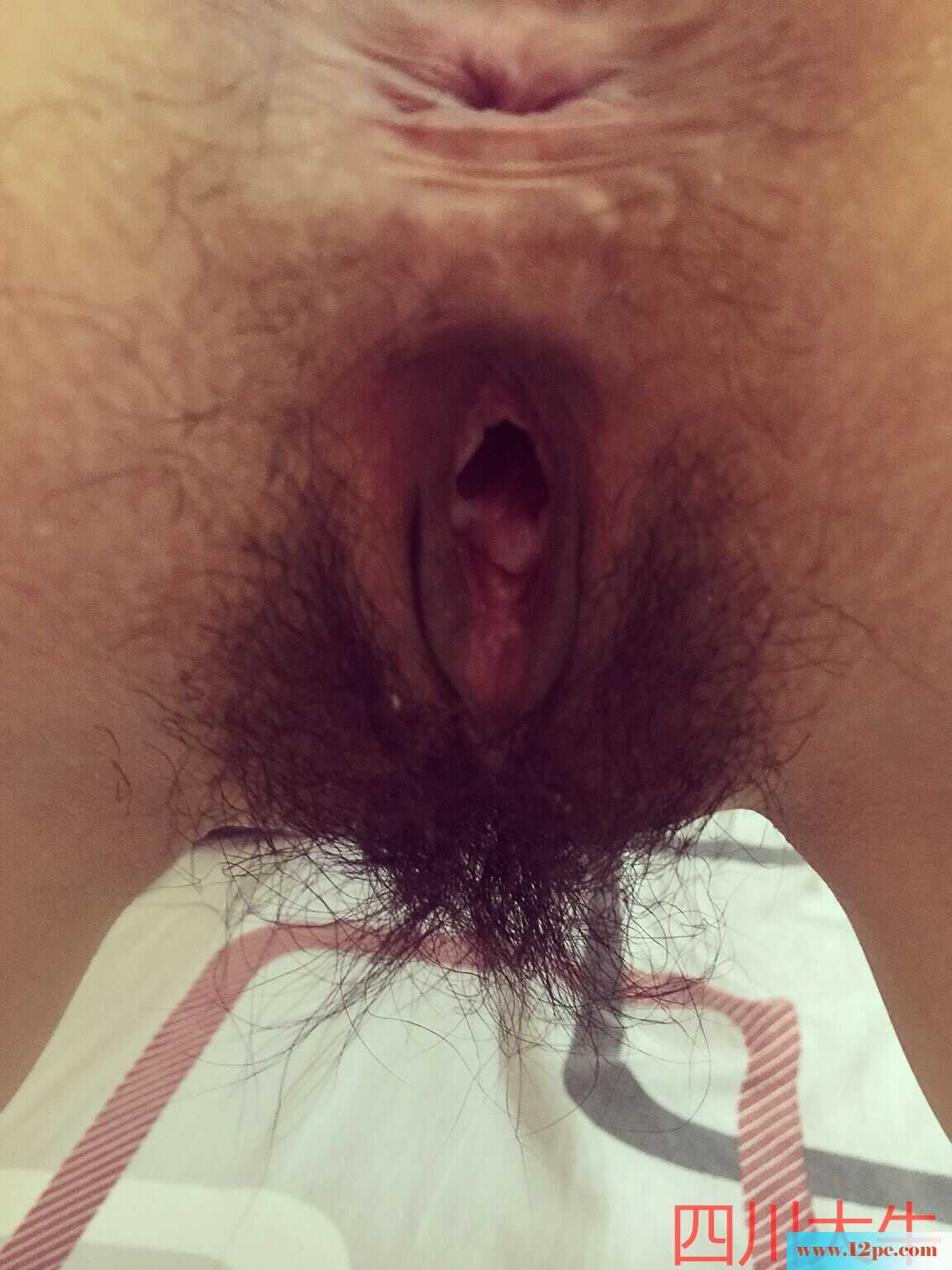 爱吃精液的小淫妻，想尝尝其他味道(24P)