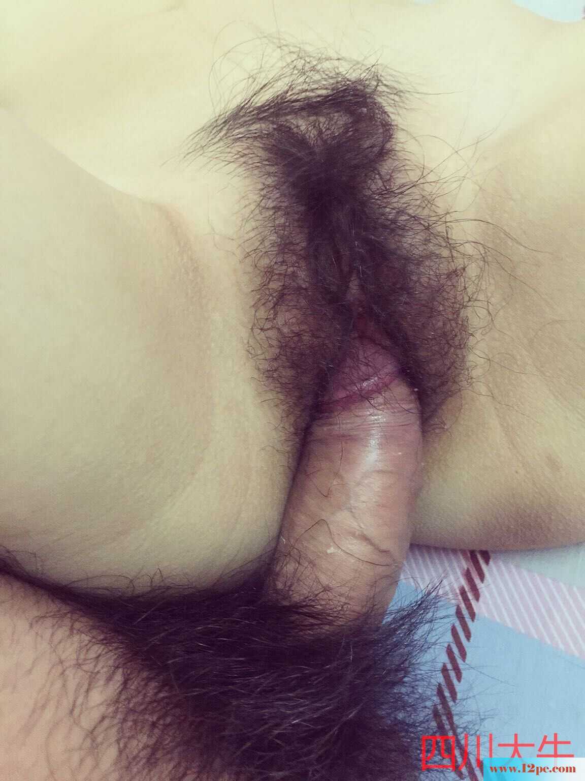 爱吃精液的小淫妻，想尝尝其他味道(24P)