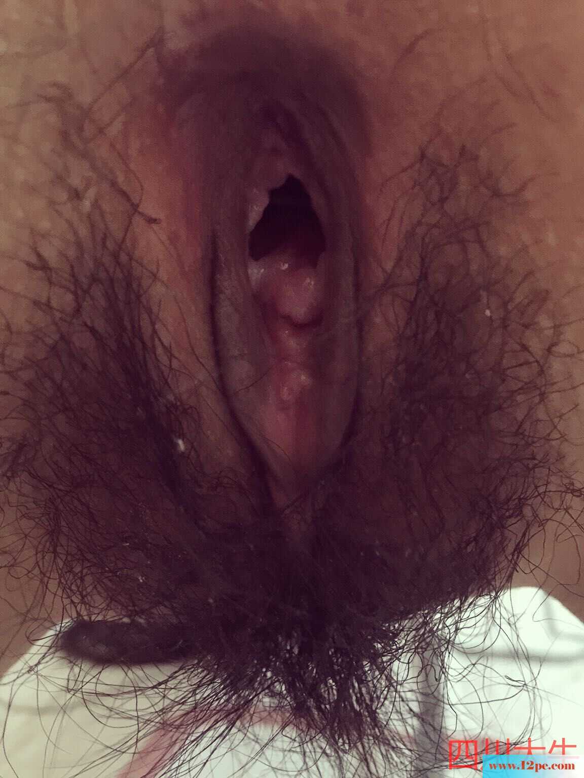爱吃精液的小淫妻，想尝尝其他味道(24P)