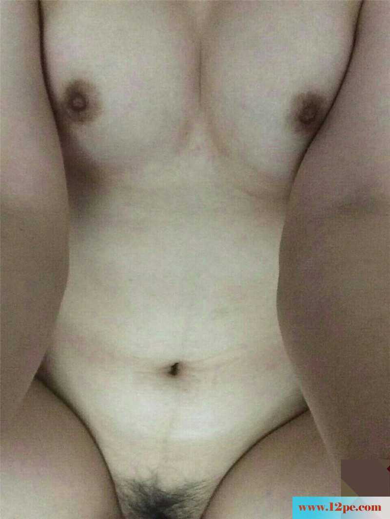 白嫩可人的大四女友羞答答(17P)